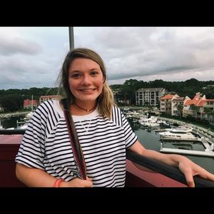 Meet your Posher, Caela